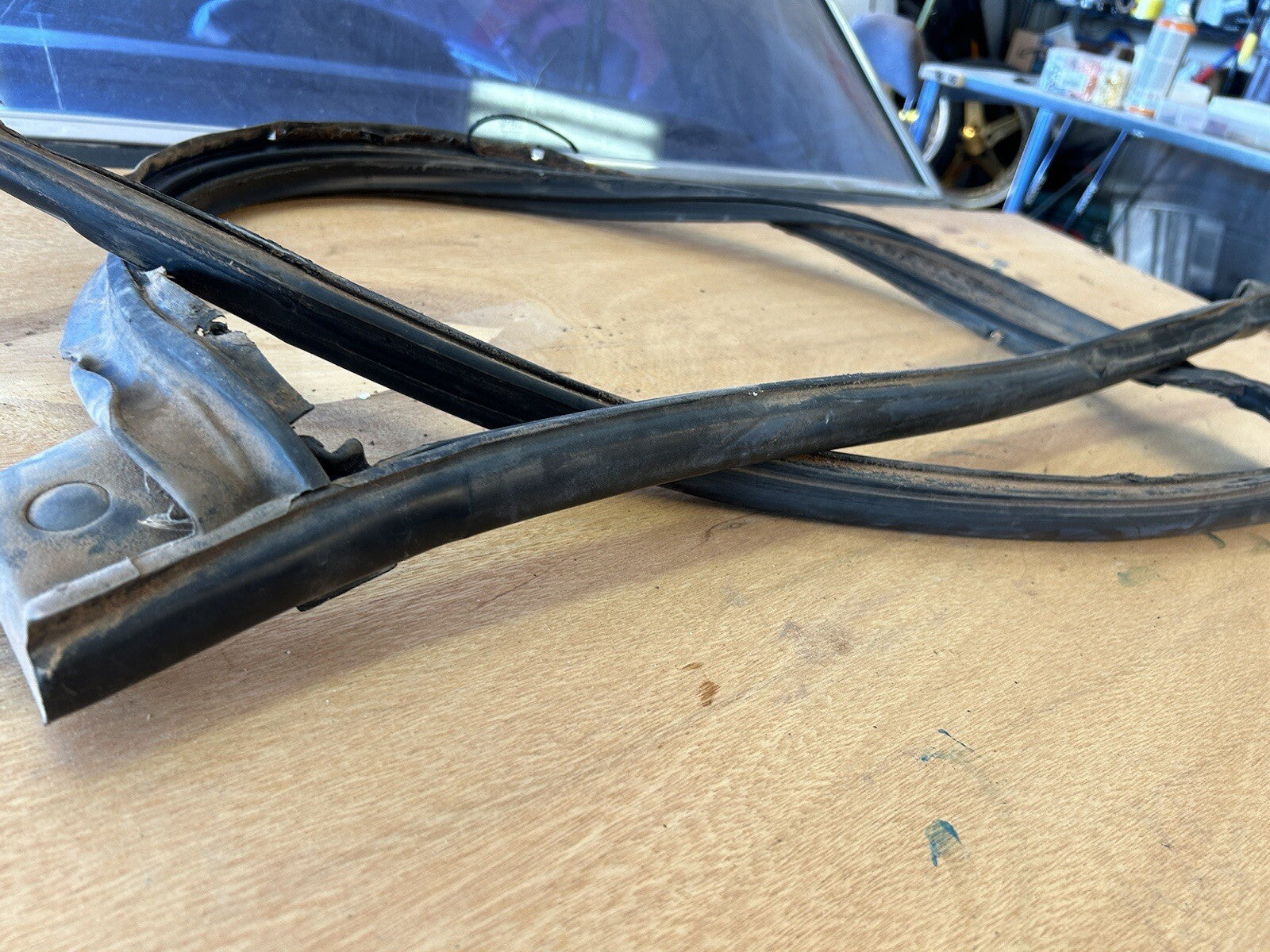 1991-1994 Nissan 240SX Convertible VERT OEM Rubber Weatherstrip Top To Roof Seal