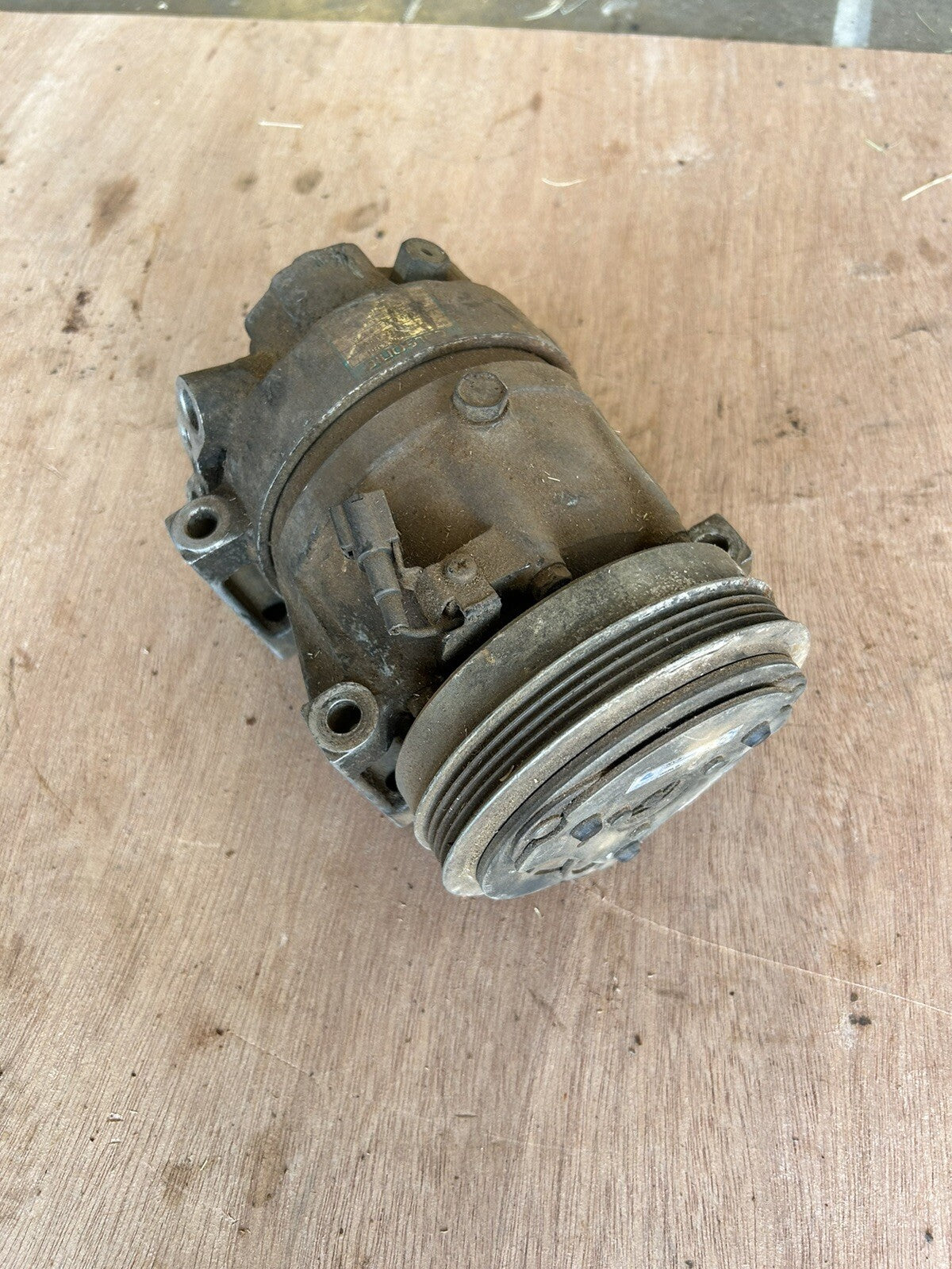 91-94 Nissan 240SX AC Compressor S13 KA24DE KA24DE -BAD CORE ONLY
