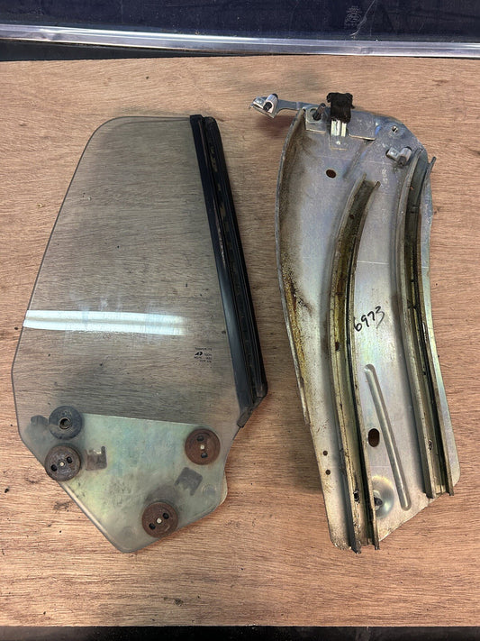 92-94 Nissan 240sx Convertible Right Rear Quarter Window Track w/ Glass S13 Vert