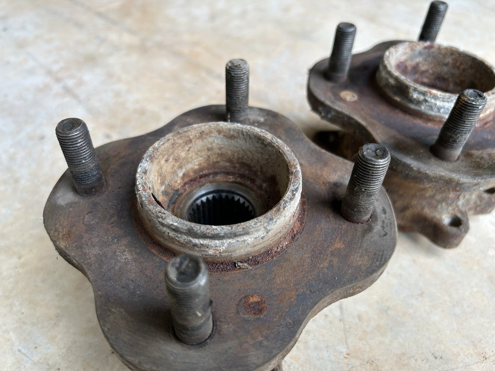 89-94 Nissan 240sx S13 OEM Rear 4 Lug Wheel Hubs PAIR Left & Right