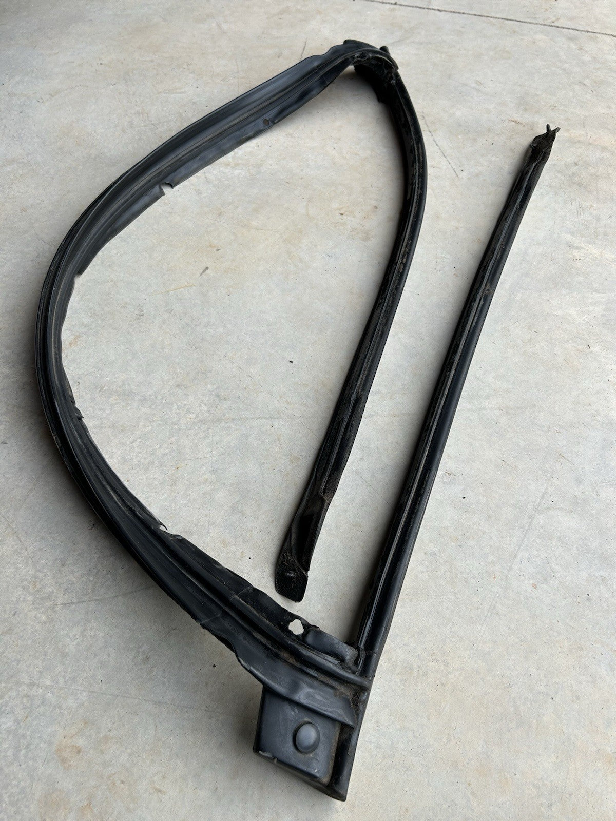 1991-1994 Nissan 240SX Convertible VERT OEM Rubber Weatherstrip Top To Roof Seal