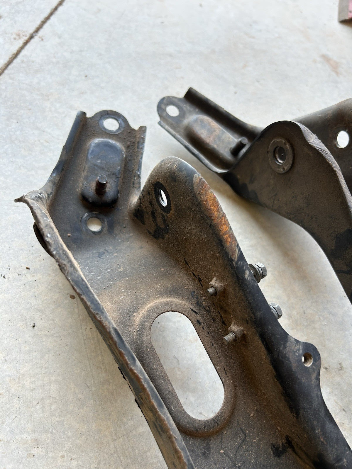 95-98 Nissan 240sx S14 OEM Front Tension Rod Mount Brackets PAIR Left & Right